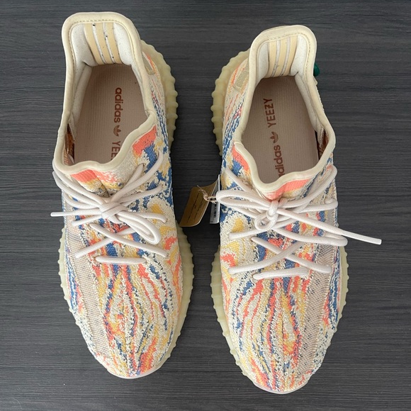 Yeezy Boost 350 v2 - Picture 5 of 7